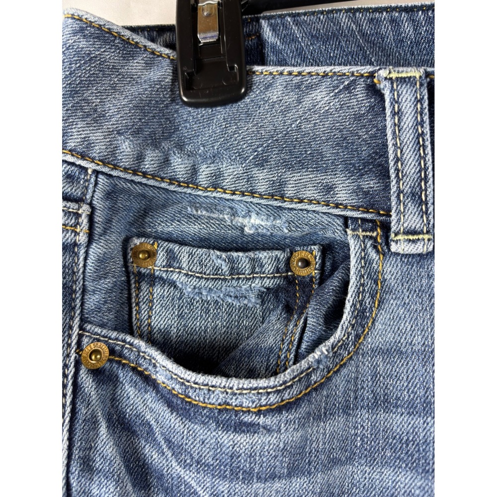Jennifer Lopez Women 8 Blue Capri Jeans Medium Wash Stretch Distressed Denim